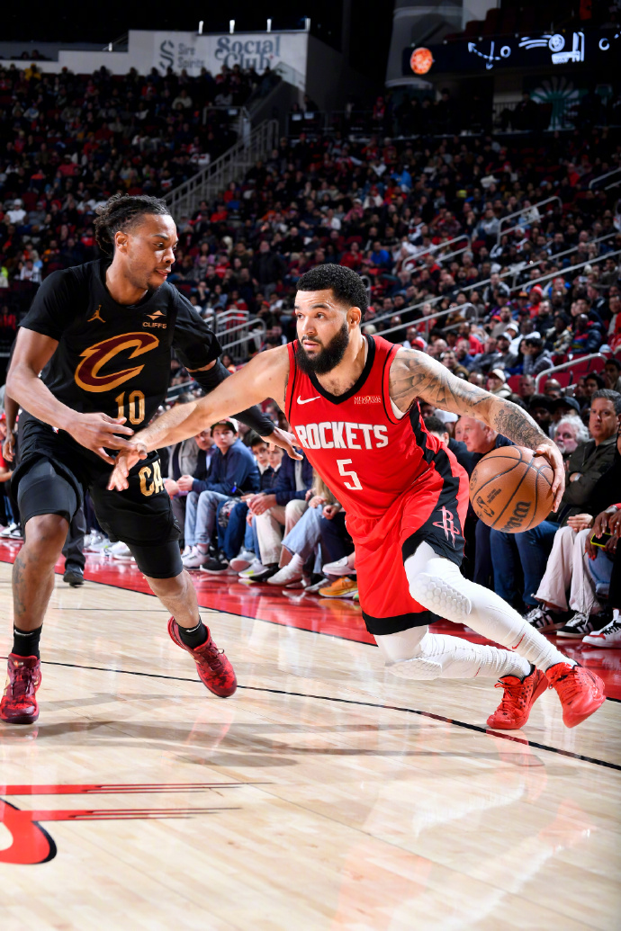 包含转折点！芝加哥公牛官宣签约，NBA总决赛清晨攻防权衡，更衣室稳定，临场指挥获称赞的词条-开云线上